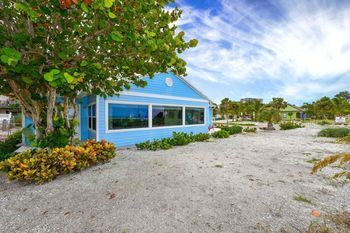 Siesta Key Beachside Villas