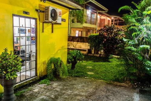 Hostal Tonys Guest House