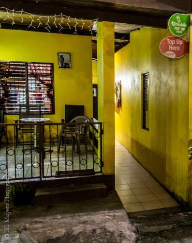 Hostal Tonys Guest House