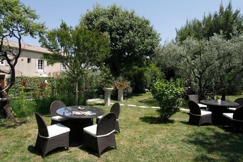 Hotel Le Mas Des Carassins