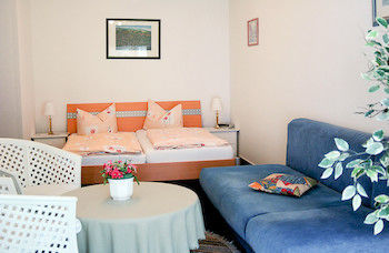 Hostal Hotel Pension J�gerstieg