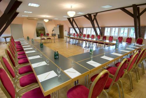 Land- Und Golfhotel Alte Fliegerschule
