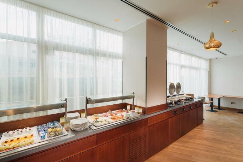 City Plaza Hotel