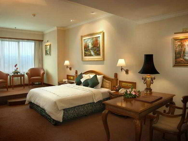 Hotel Grand Aquila Bandung