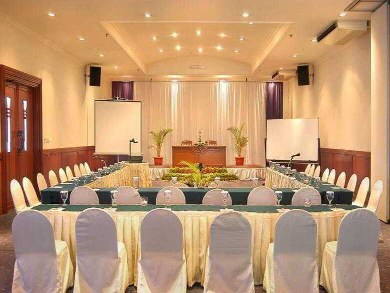 Hotel Grand Aquila Bandung