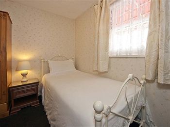 Ashurst Lodge Hotel