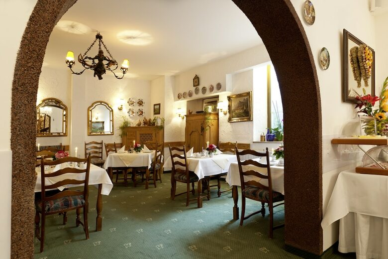 Hahn Hotel