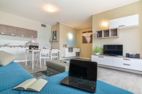 Sarnico Halldis Apartments