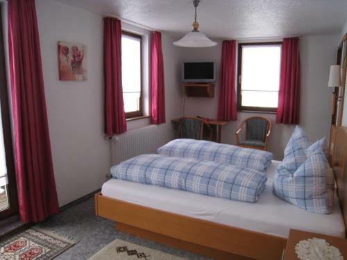 Hostal Gasthaus Pension Donish�usle