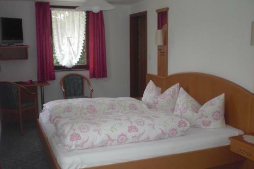 Hostal Gasthaus Pension Donish�usle