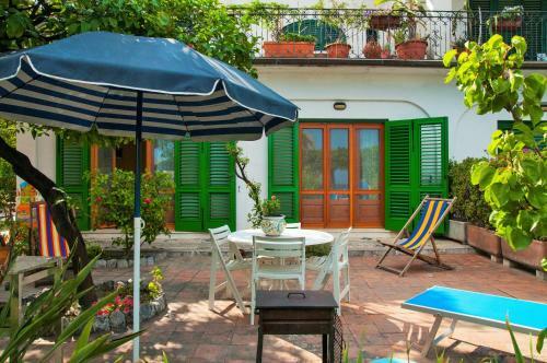 Seafront Apartments Garden House