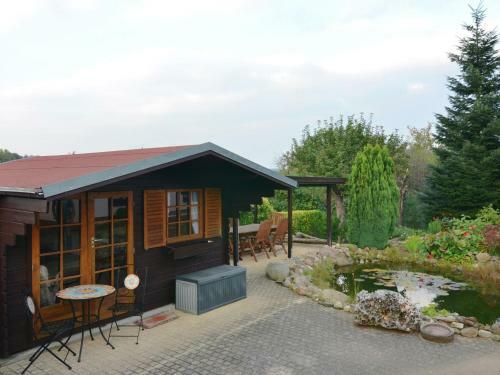 Cozy Apartment In Wienrode With Pond