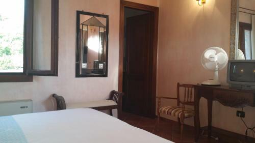 Hotel Ristorante La Tana Di Li Mazzoni
