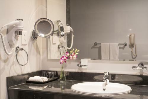 Regent Downtown Hotel