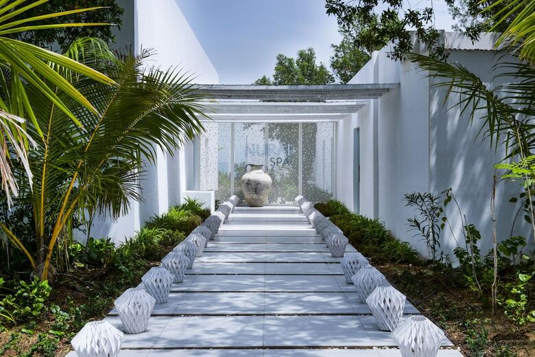 Hotel Zaya Nurai Island Resort