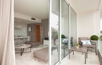 Rent Top Apartments Beach-diagonal Mar