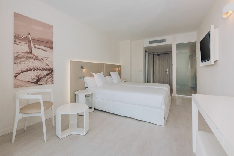 Hotel Iberostar Waves Cala Millor - S�lo Adultos