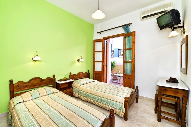 Pension Petros Villas