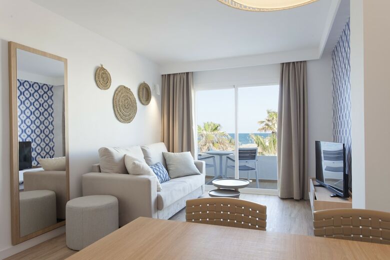 Apartamentos Ses Roquetes (.)