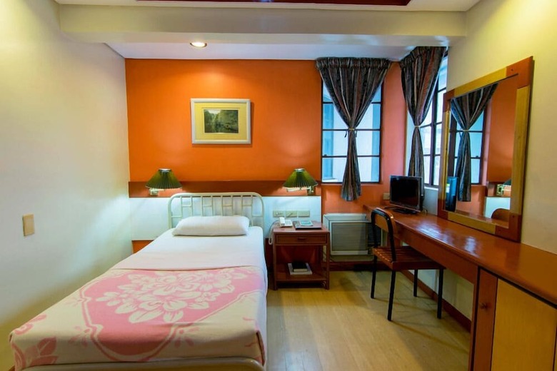 The Manor Hotel