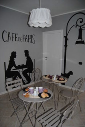 Hostal Metropolis Rooms & Services
