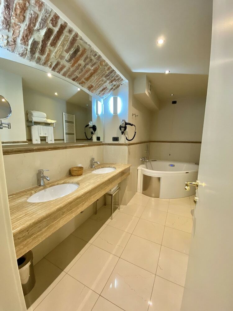 Hotel Castello Di Casiglio