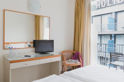 Hotel Holiday
