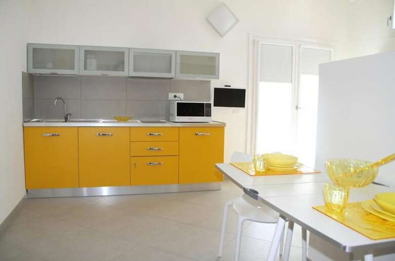 Hostal Iride Guest House
