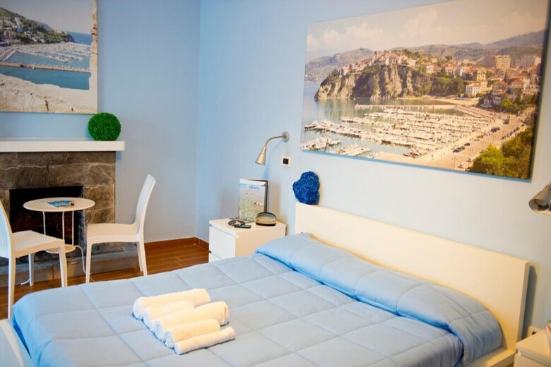 Hostal I Delfini