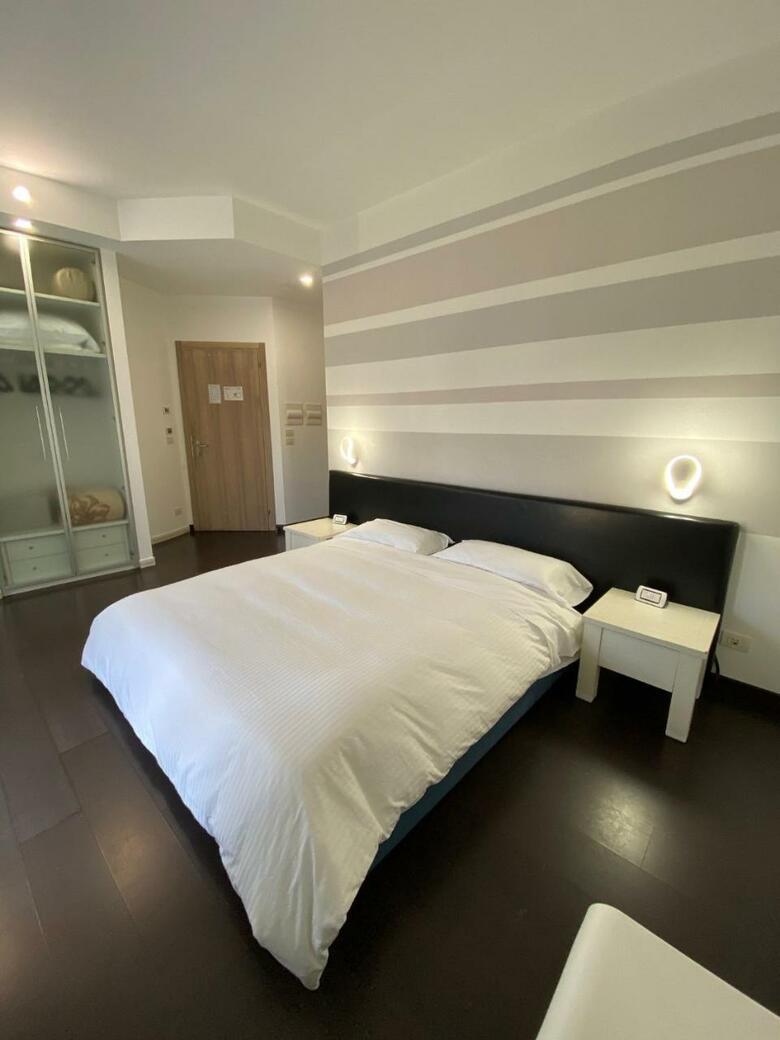 Angi Hotel