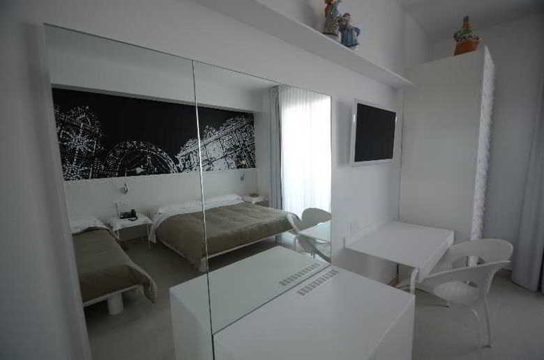 Qui Hotel