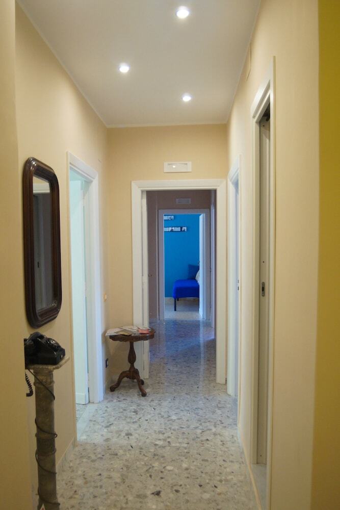 B&B Bibliotechina
