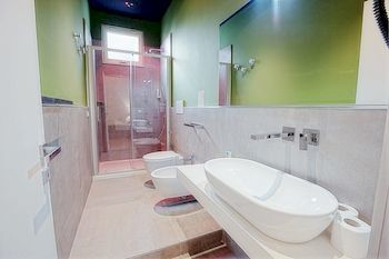 Hostal Pellicano Guest House