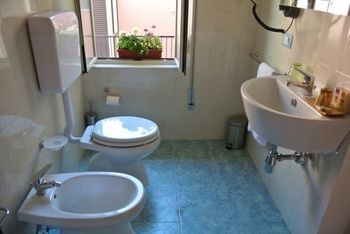 Hostal Pellicano Guest House