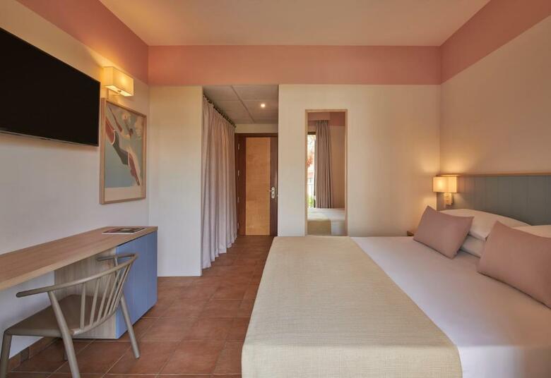 Hotel Serenusa Village