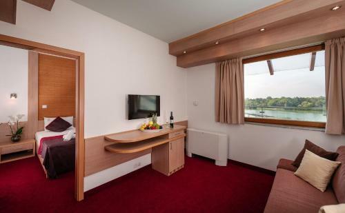 Hotel Corvus Aqua