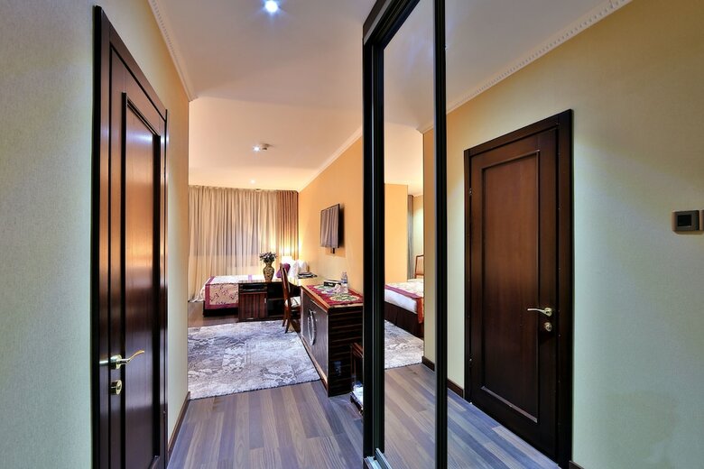 Damas International Hotel