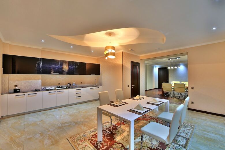 Damas International Hotel