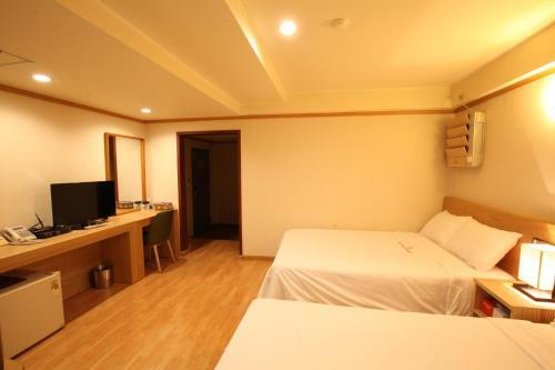 Angel Hotel