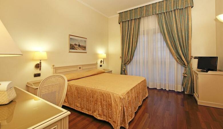 Hotel Savoy Palace