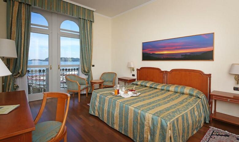 Hotel Savoy Palace