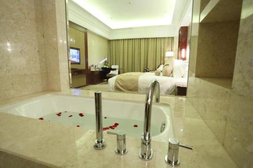 America's Best Rixin International Hotel