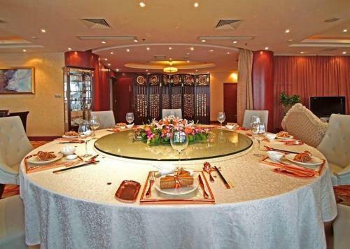 Jinling Danyang Hotel