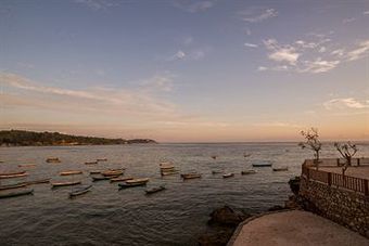 Laguna Reef Huts