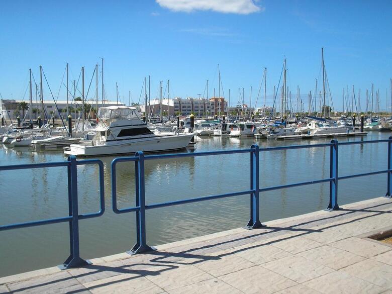 Apartamentos Playamarina