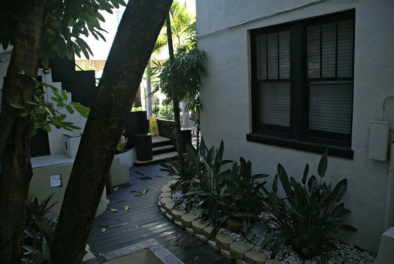 Hotel South Beach Plaza Villas