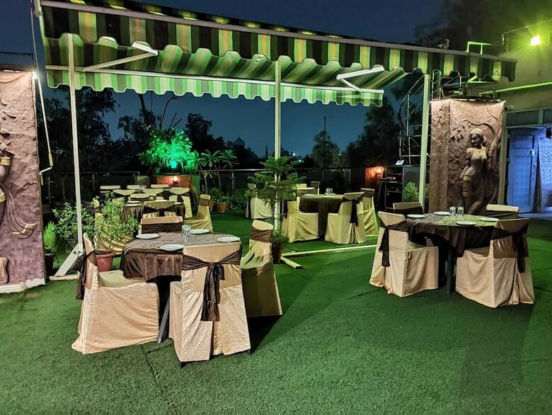 Hotel Atulyaa Taj