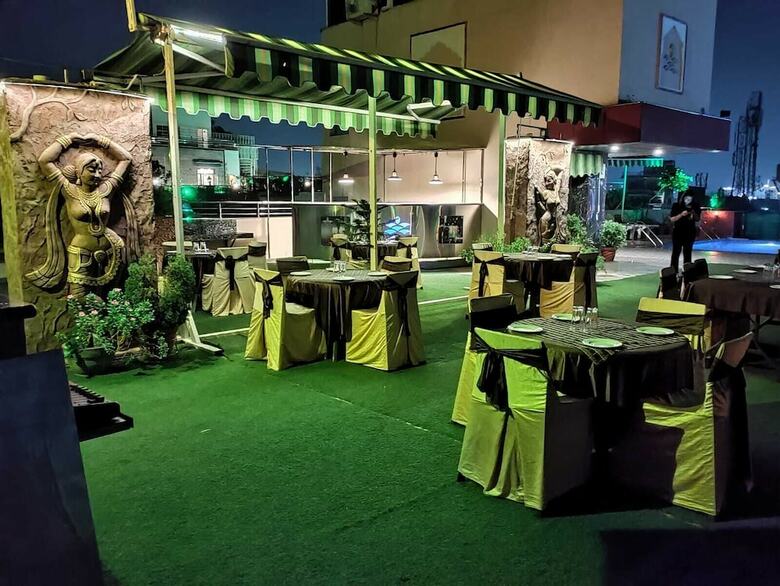 Hotel Atulyaa Taj