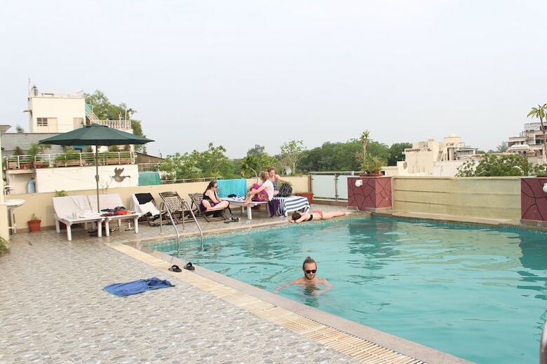 Hotel Atulyaa Taj