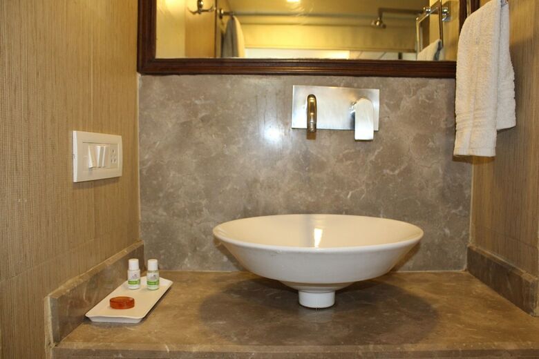 Hotel Atulyaa Taj